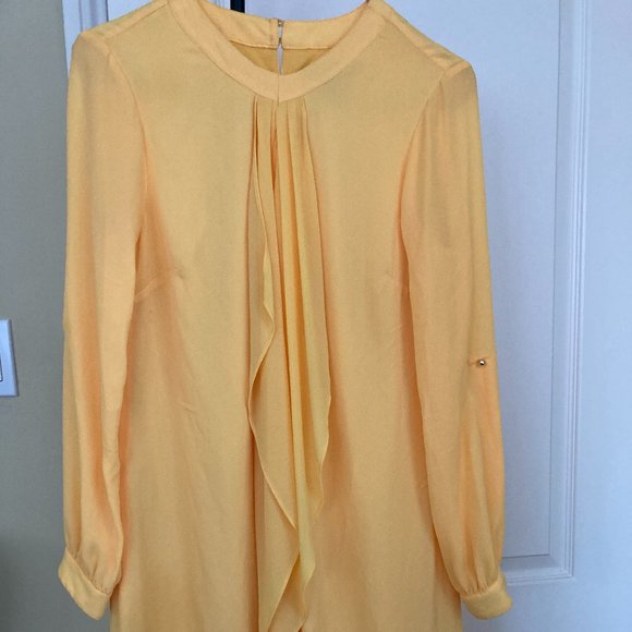 Yellow Dress - Picture 1 of 5